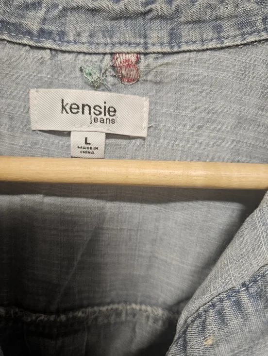 Kensie Jeans Cherry Embroidered Chambray Denim Shirt Large - Picture 6 of 7